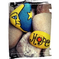 Ръчно рисуван камък HOPE